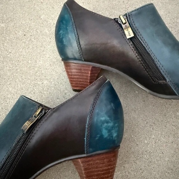 Elegant Brown and Teal Ankle Booties - Picture 6 of 6